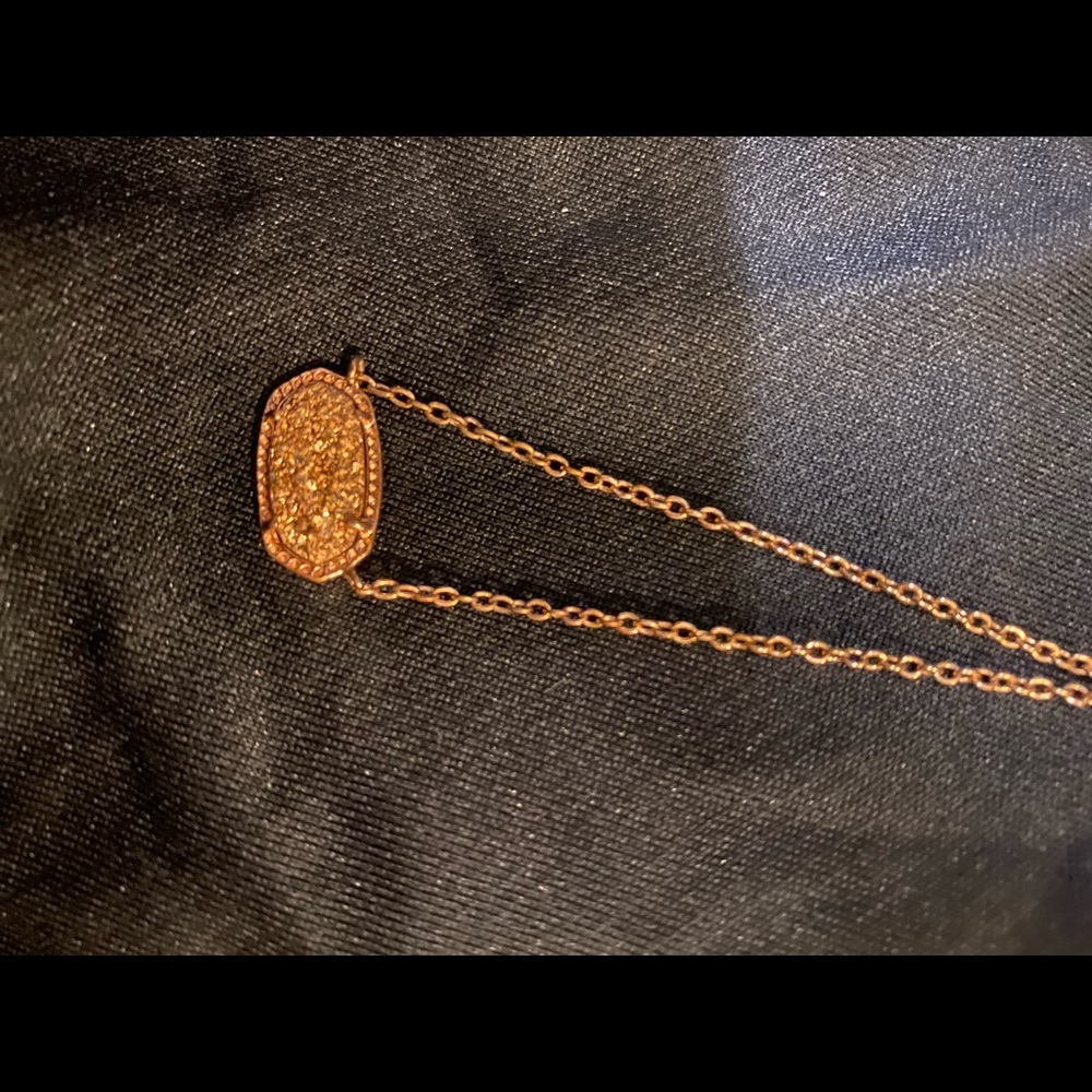 Kendra Scott necklace